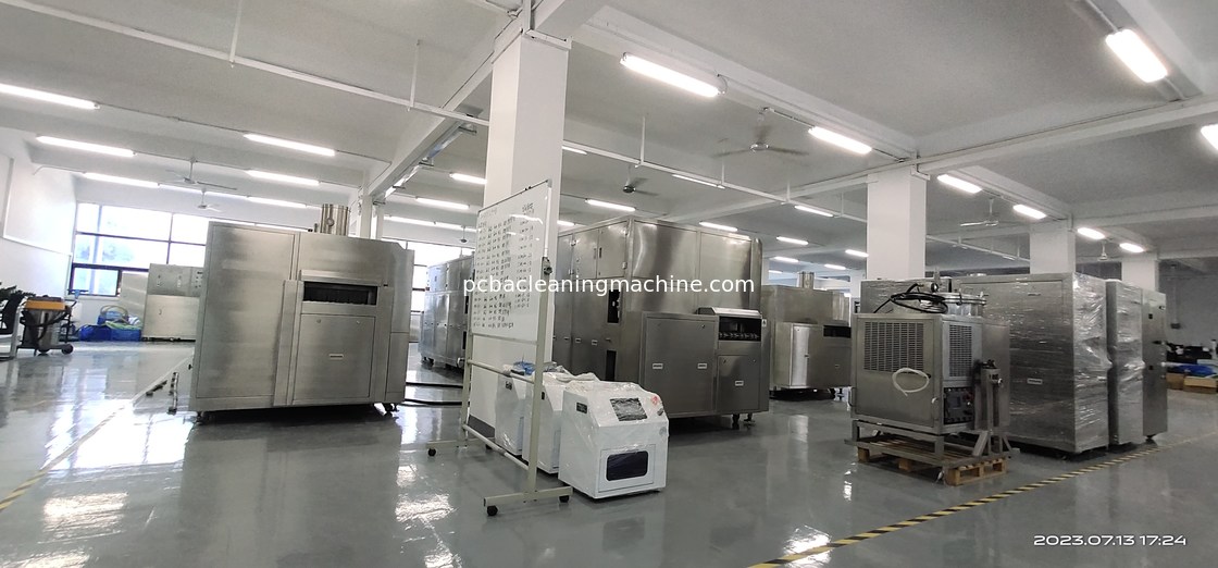 دستگاه اسپری شستشوی دیفلاکس نوع دسته ای PCBA با 3 منیفولد اسپری 2 لایه سبد PCBA 1 کابینت شستشو
