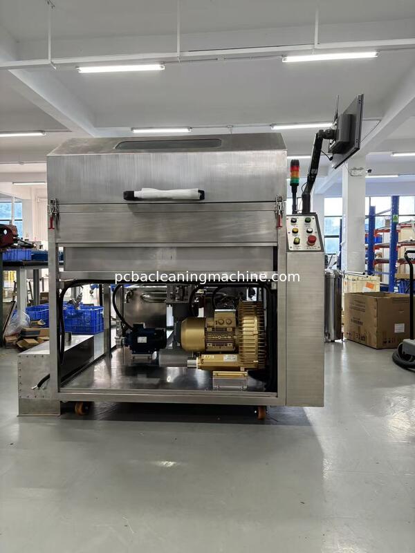 سطح نویز کمتر از 75 دسی‌بل دستگاه تمیزکننده پالت SME 5200 برای تمیز کردن گرد و غبار فلاکس روی پالت‌های کوره لحیم‌کاری موجی، فیکسچرها، جیگ‌ها، زنجیرهای چنگکی، توری‌ها، خنک‌کننده‌ها و فیلترهای کوره رفلو و خشک‌کن هوای گرم استفاده می‌شود.