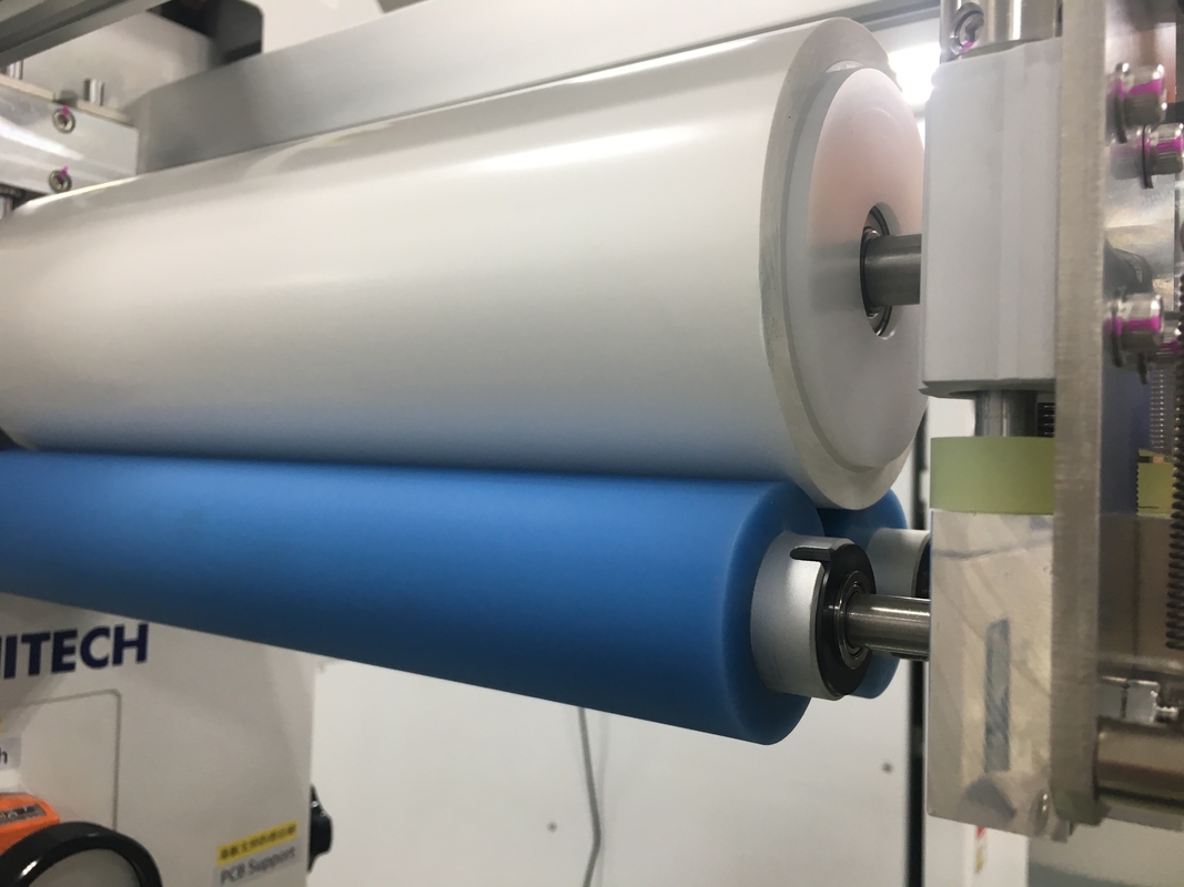 رنگ سفید 300mm PCB پاک ضد ایستاتیک کاغذ چسبنده رول PCB Inline سطح ماشین تمیز کردن کاغذ رول